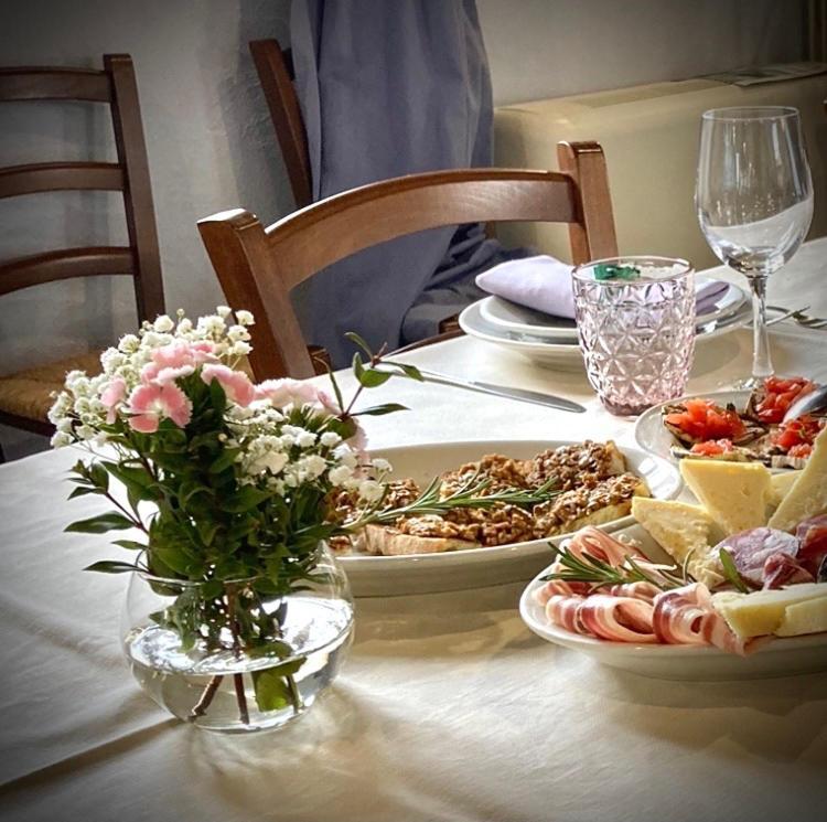 Agriturismo Is Conchisceddas Gonnosfanadiga Bagian luar foto